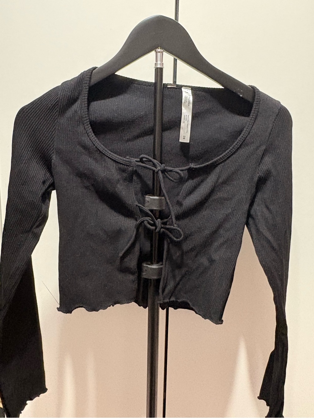Black Ribbed Lace-Up Long Sleeve Crop Top